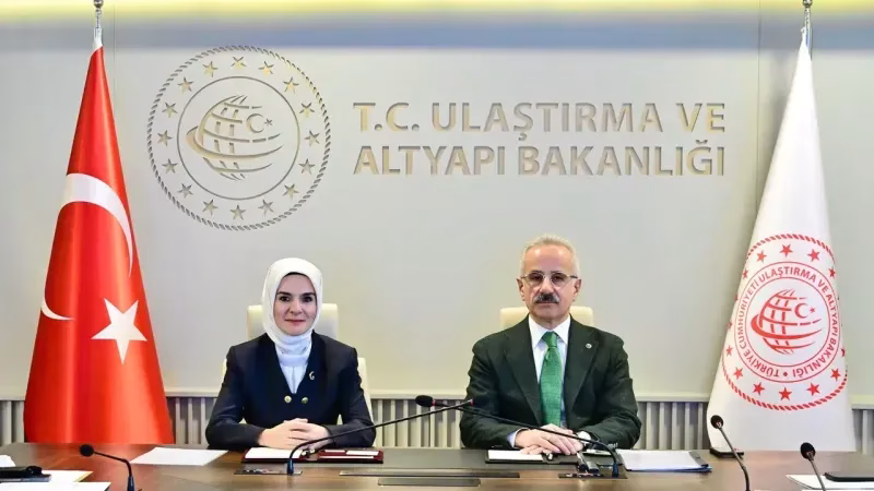 Bakanlar Bir Araya Geldi: Gençleri Siber Zorbalıktan Koruma Savaşı