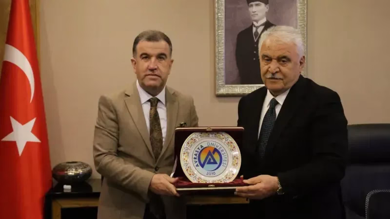 Avrasya Üniversitesi’ne Bayburt’tan Coşkulu Ziyaret: Eğitim ve İşbirliği Vurgusu