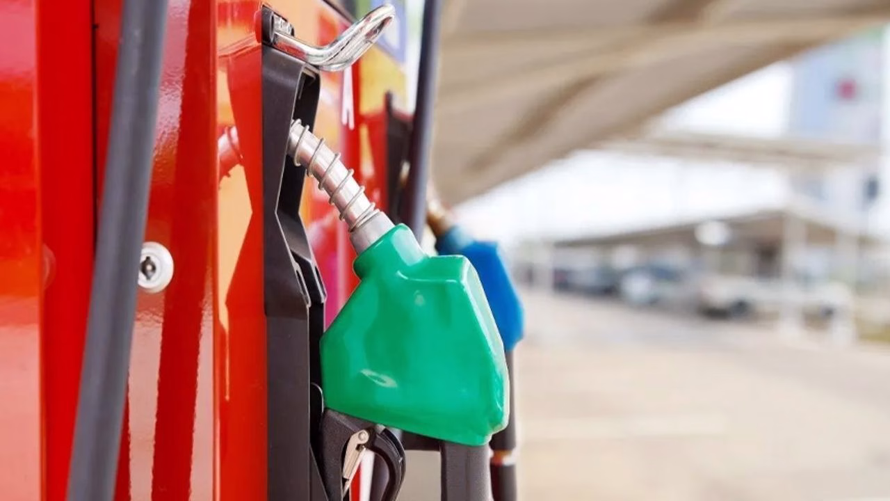 4 Mart’ta Büyük İndirim! Benzin Fiyatları 1.15 TL Düşüyor: İşte Güncel Pompa Fiyatları