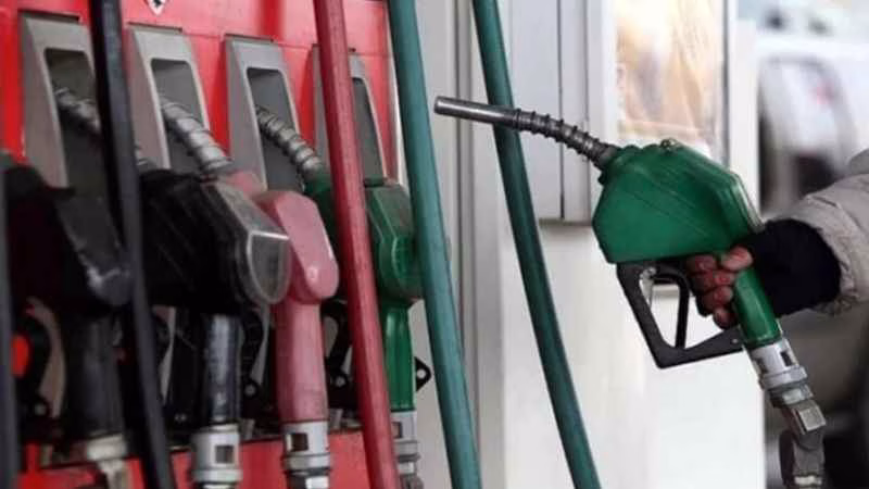 Akaryakıt Fiyatlarındaki Büyük Dalgalanma: Benzin ve MotorineUGC kapsamında devasa İNDİRİMLER!