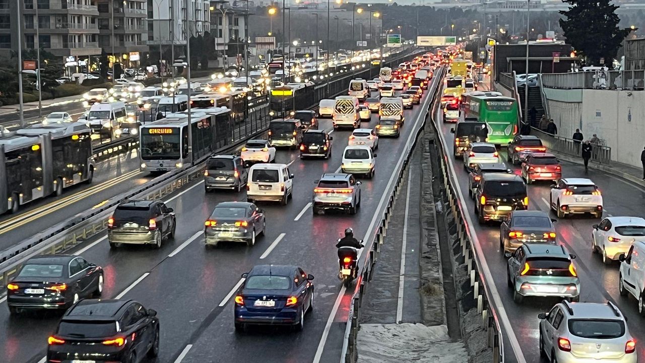 chpnin maltepe mitingi nedeniyle istanbulda trafik duzenlemesi bu yollara dikkat.jpg