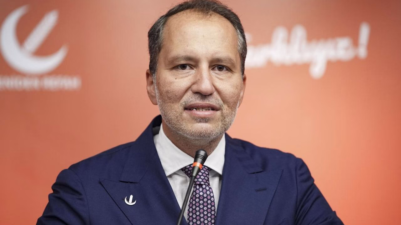 erbakan erdoganin annesine edilen hakareti kinadi edep herkese lazim.jpg