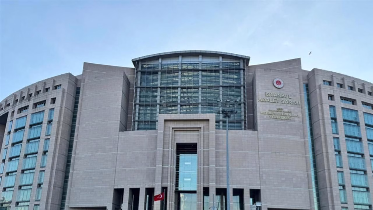 İstanbul Sarsılıyor: İmamoğlu ve Ekibi Demir Parmaklıklar Ardında!