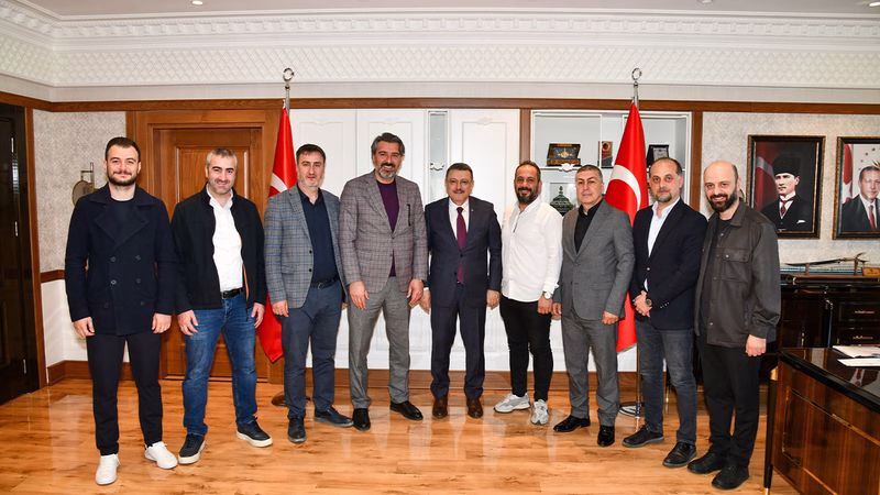 Trabzonspor’un Gizli Kahramanları Başkan Genç’le Bir Arada!