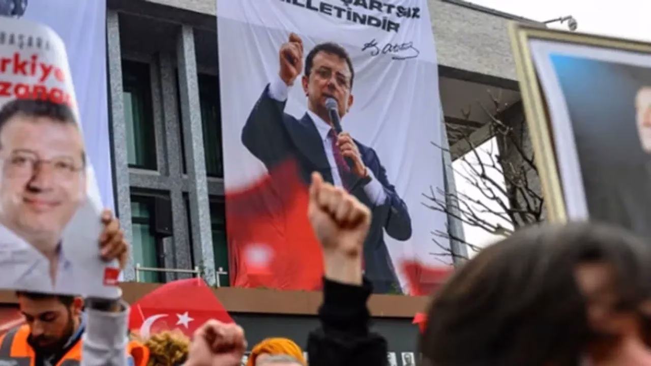 istanbul valiliginden talimat imamoglu posterlerini indirin.webp