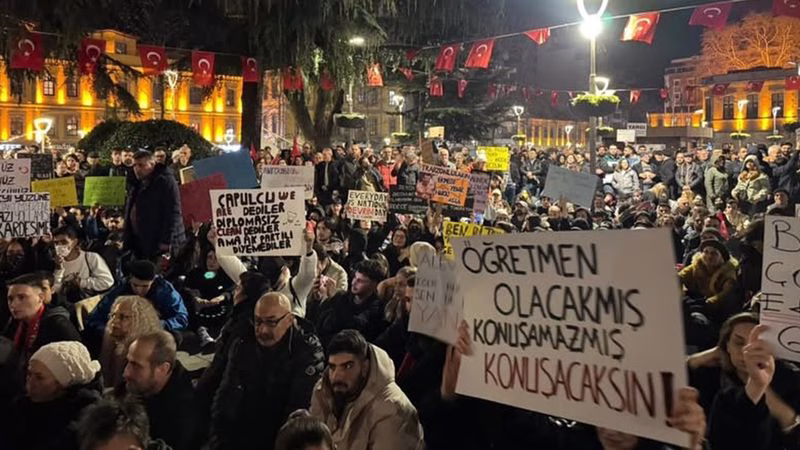 Trabzon’da İmamoğlu’na Destek Eylemi Sürüyor