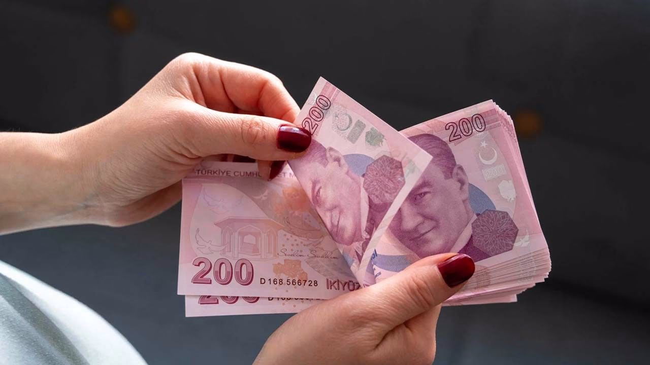 ramazan bayrami ikramiyesi belli oldu emeklilere 4000 tl mujdesi.jpg