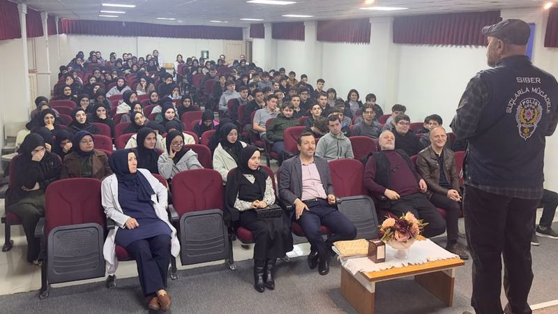 Liselileri Tuzağa Düşüren Siber Tehlikeye Emniyetten Şok Müdahale!