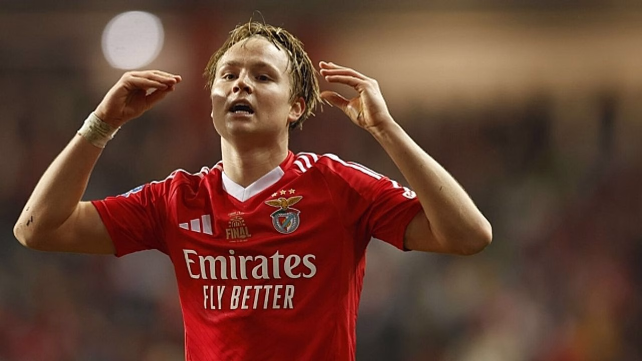 solskjaerin gozdelerinden biri andreas schjelderup besiktasa istiyor.jpg