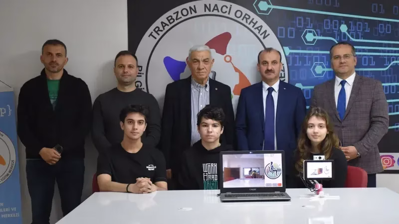 Liselilerden Yapay Zeka Mucizesi: Kamburluğa Son!