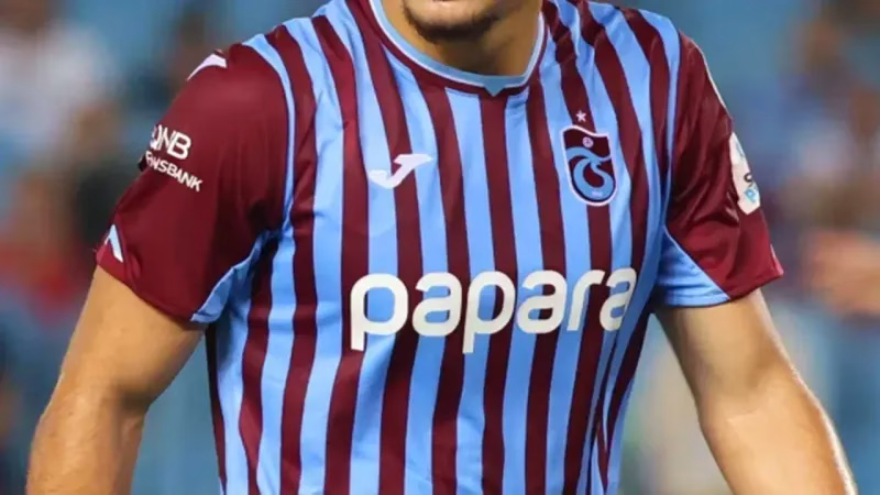 trabzonsporun genc forveti durdurulamiyo 1.webp