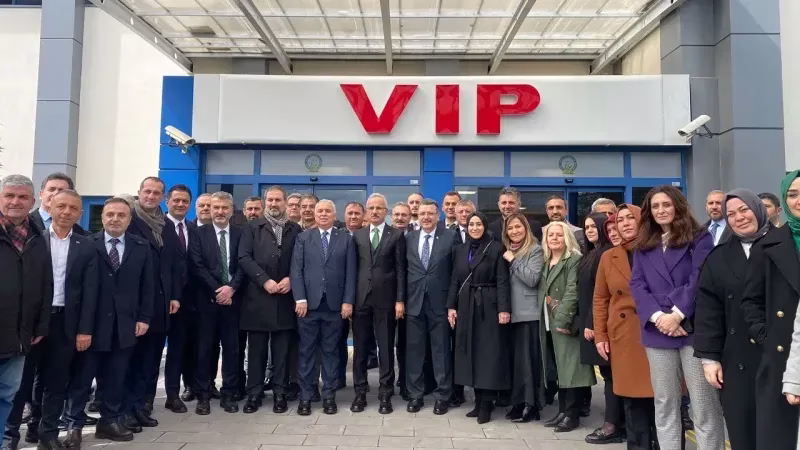 Uraloğlu’nun Trabzon Çıkarması: Memleket Ziyareti mi, Yoksa Siyasi Şov mu?