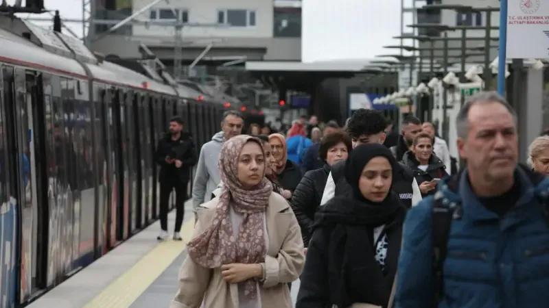 Bayram Trafiği Alarm Veriyor! Ücretsiz Geçiş Kaosa Mı Dönüşecek?