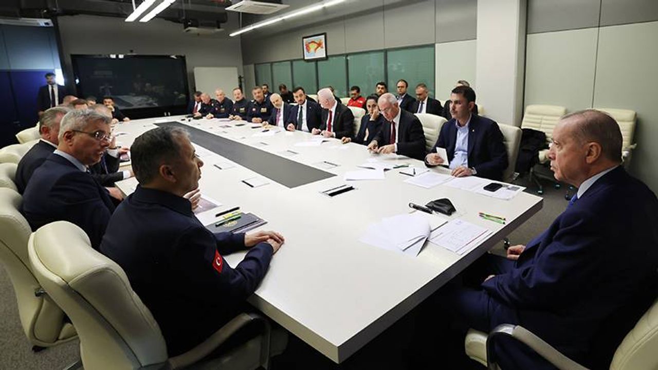 DEPREM ZİRVESİNDE ŞOK İSİM! İBB DIŞARDA, AKP’Lİ İÇERDE!