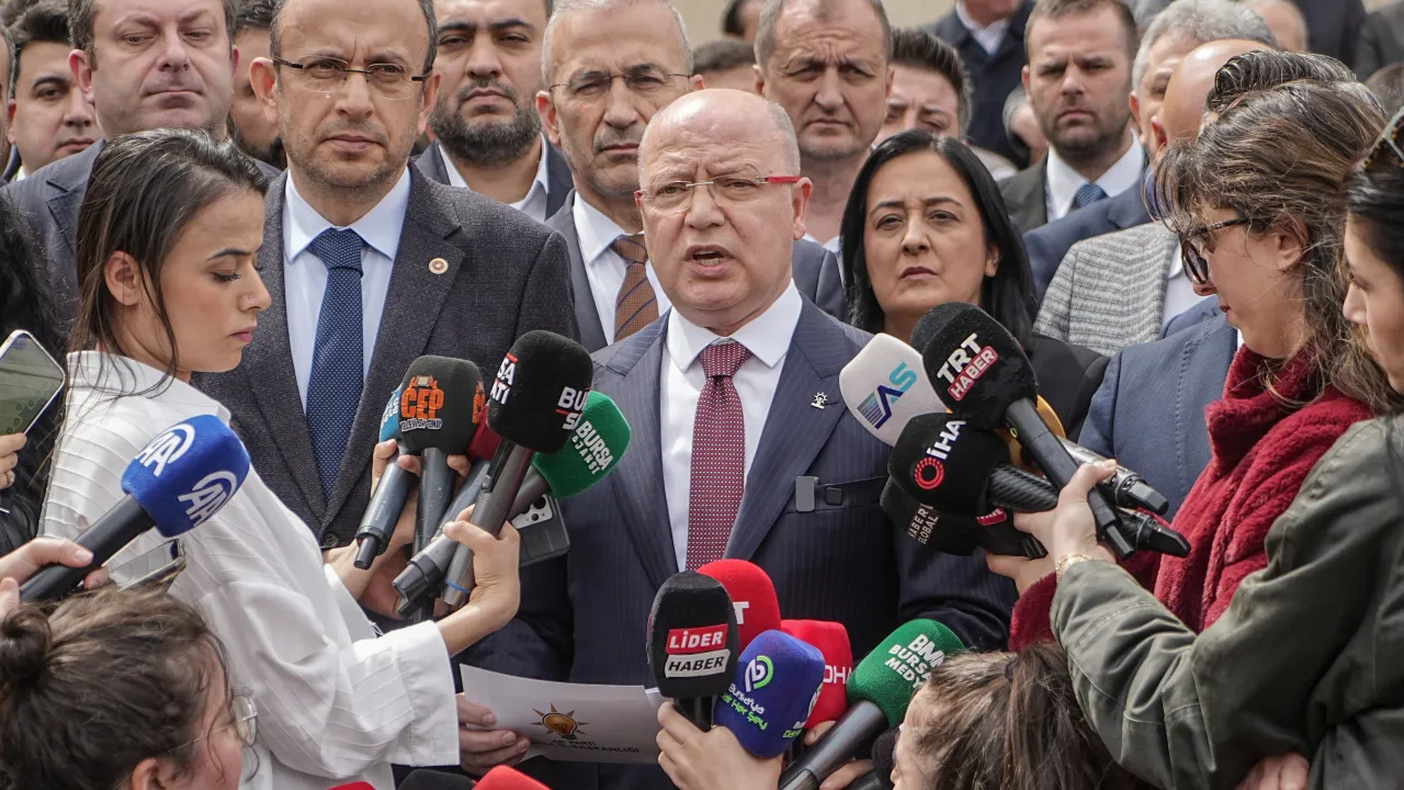 Bozbey’in Koltuğu Sallantıda mı? AK Parti’den Şok Suçlama!