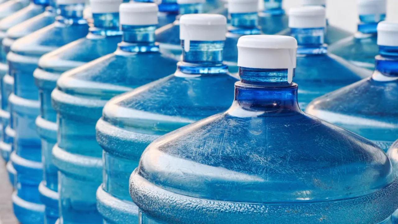 Damacana suya rekor zam! Antalya’da 1 bardak su 1,30 TL’ye yükseldi