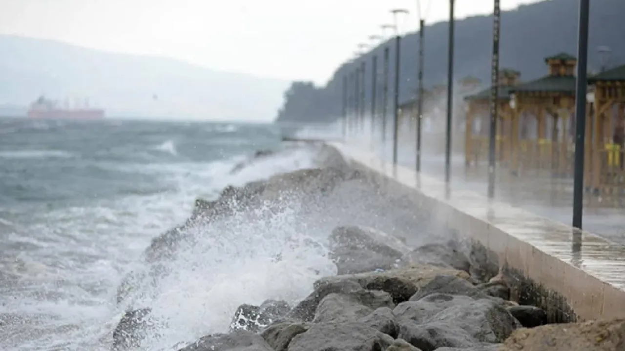 ege bolgesinde kuvvetli firtina uyarisi meteoroloji saat vererek acikladi.webp