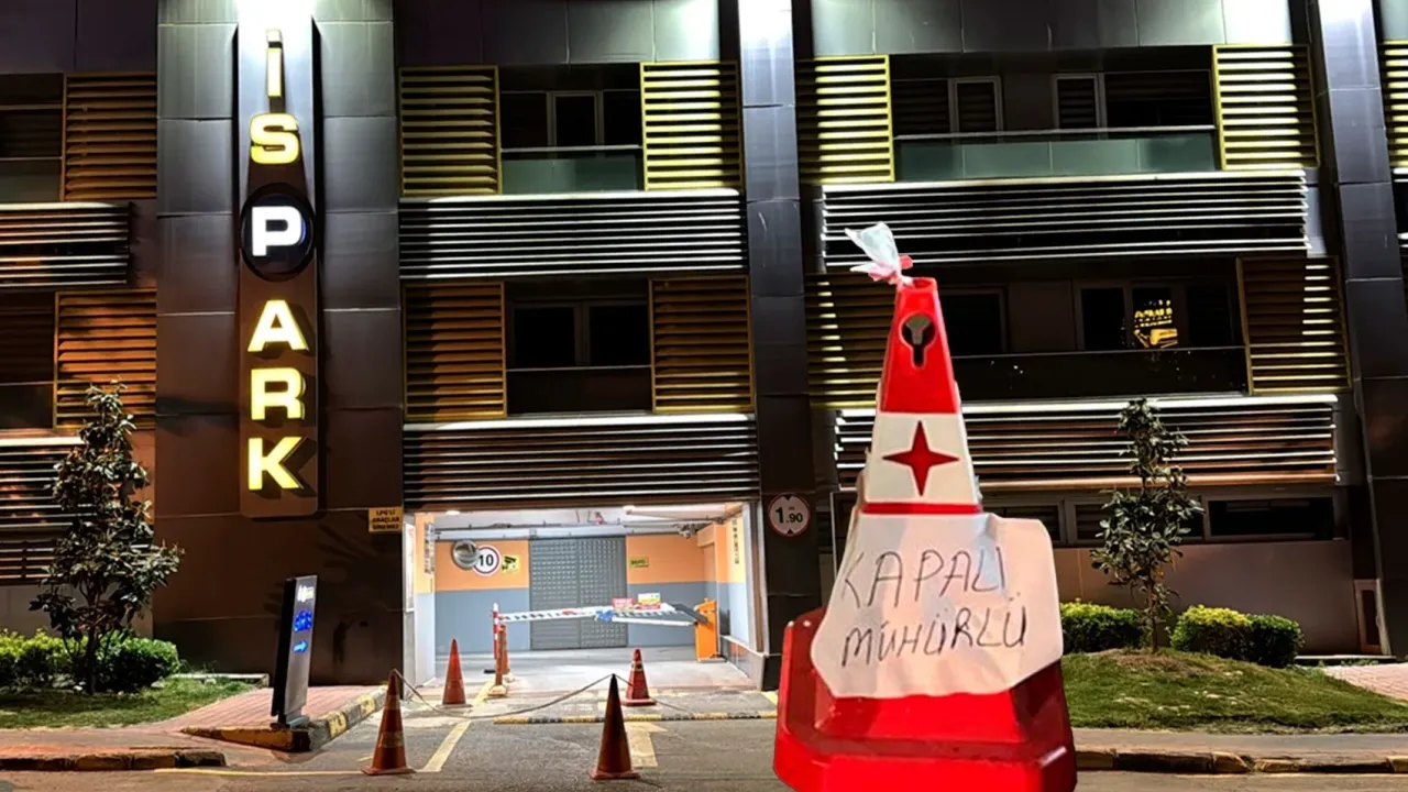 istanbulda sok gelisme ibb ruhsat eksikligi nedeniyle 36 ispark otoparkini kapatti.webp
