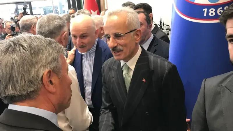 Uraloğlu’ndan Trabzon Çıkarması! Bayram Coşkusu Siyasi Şova Mı Dönüştü?