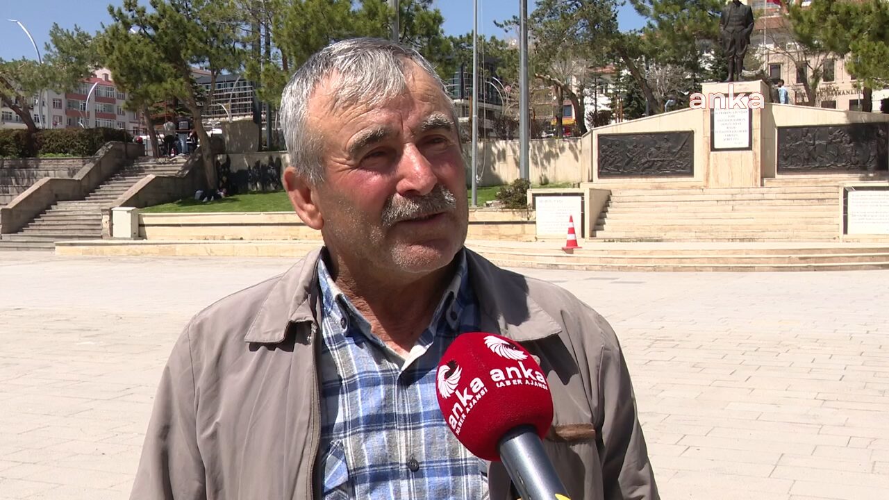 Traktörüyle Mitinge Dayanan Çiftçi İsyan Etti: “Memleket Yanıyor, Kimse Görmüyor mu?”