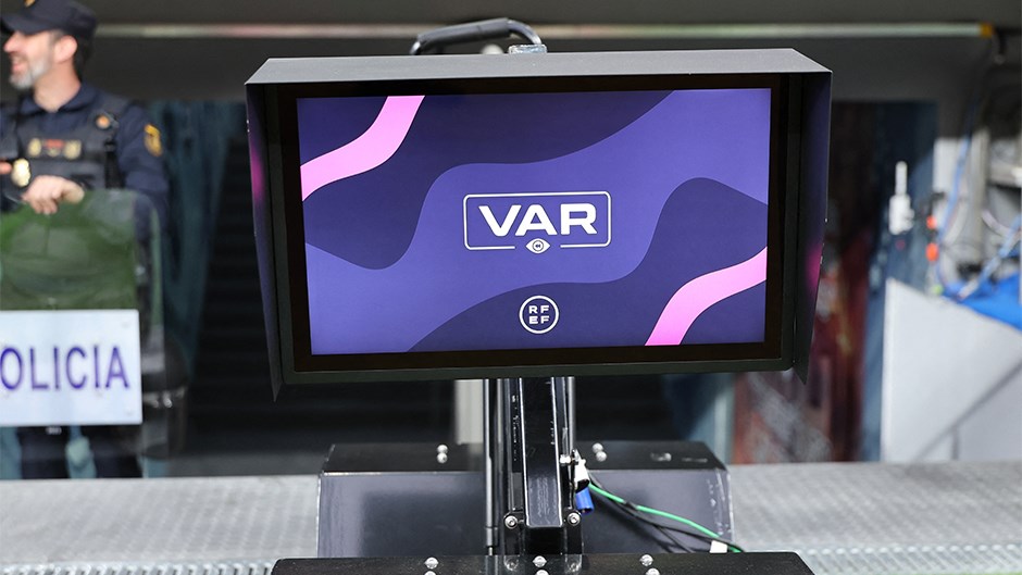 VAR Skandalı mı Geliyor? Derbiye Hollandalı Şaibesi!