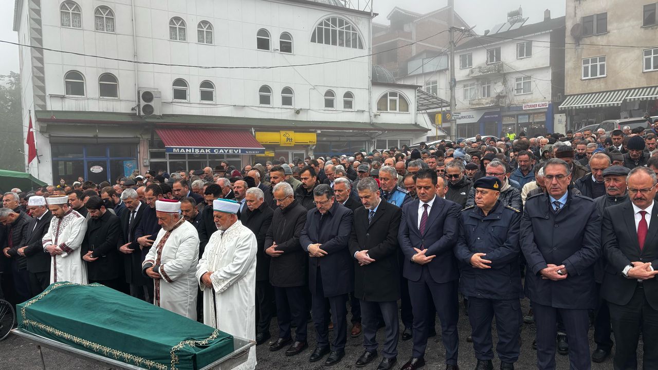 Bakan Uraloğlu’nun Acı Günü: 102 Yaşındaki Akraba Toprağa Verildi!