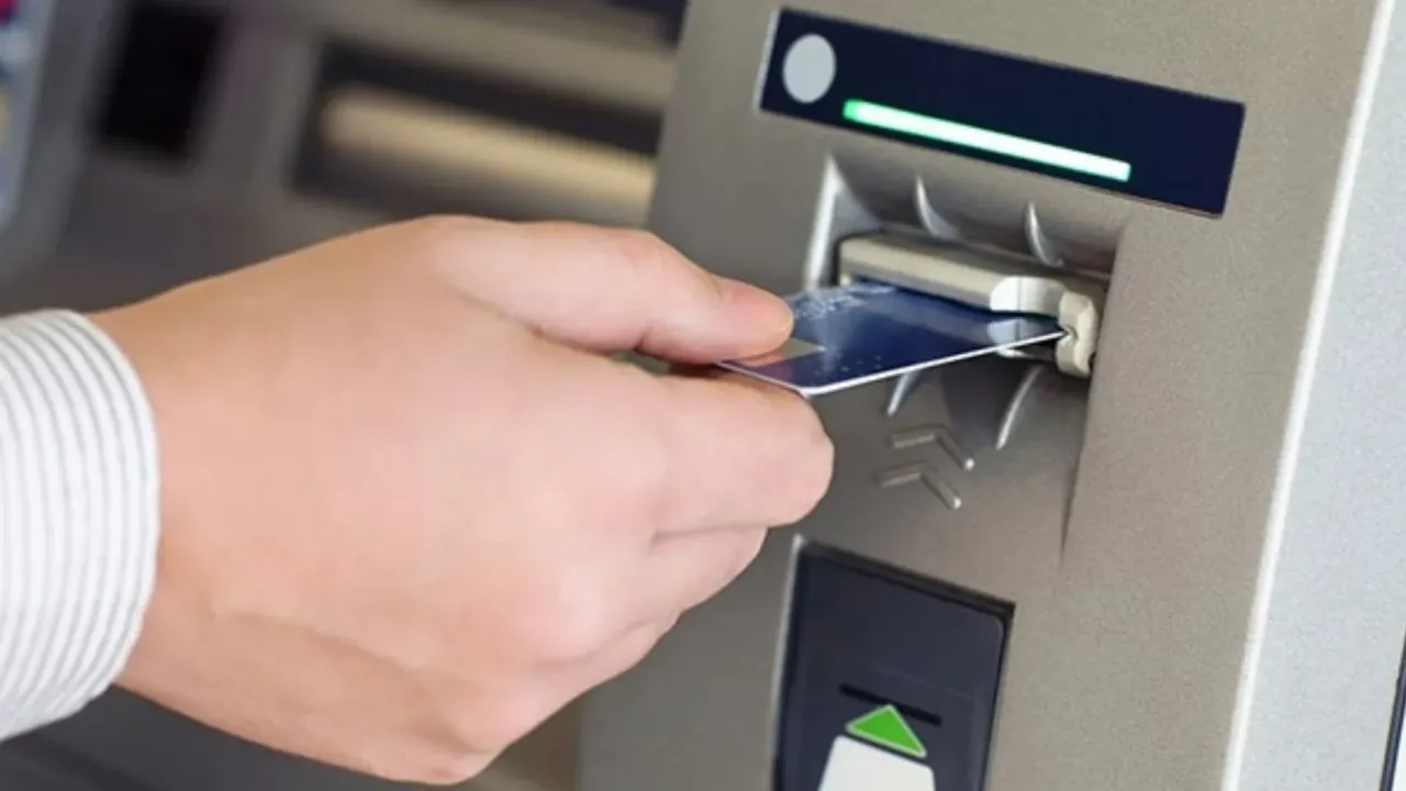 BANKALAR BAYRAMDA ÇILDIRDI! ATM’LERDE REKOR LİMİT, TEK BİR ŞEY YETMEDİ!