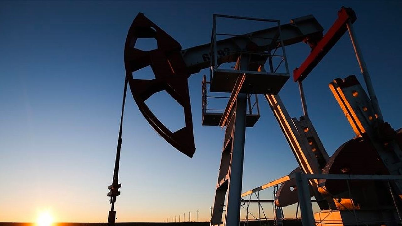 brent petrol fiyati 6104 dolara geriledi.jpg