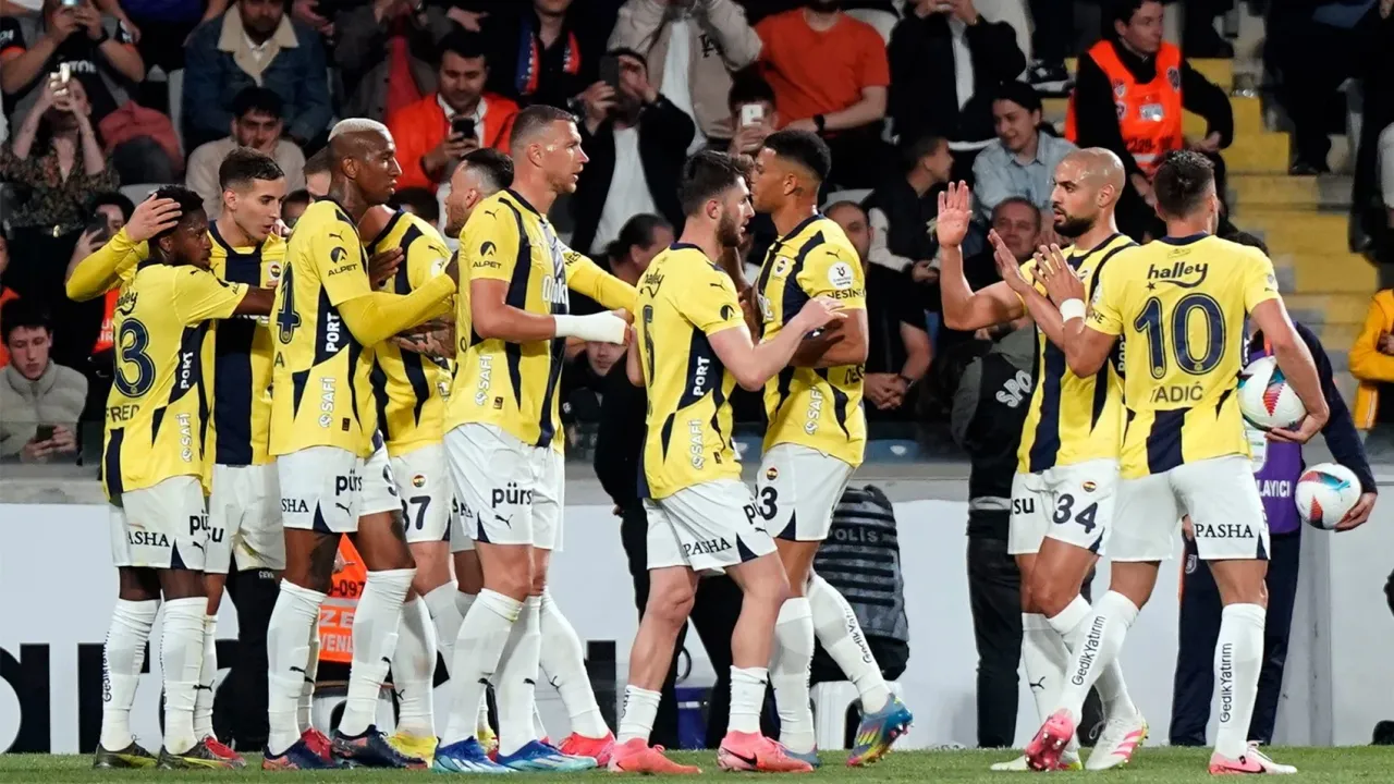 Fenerbahçe, Başakşehir maçını 4 golle geçti!