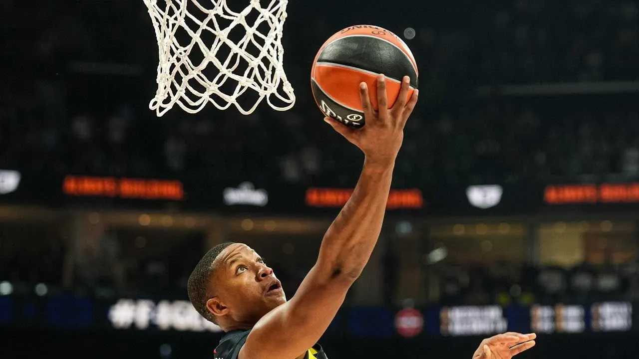 FENERBAHÇE AVRUPA’YI SALLIYOR! ŞAMPİYONLUK İÇİN SON DÜELLO!