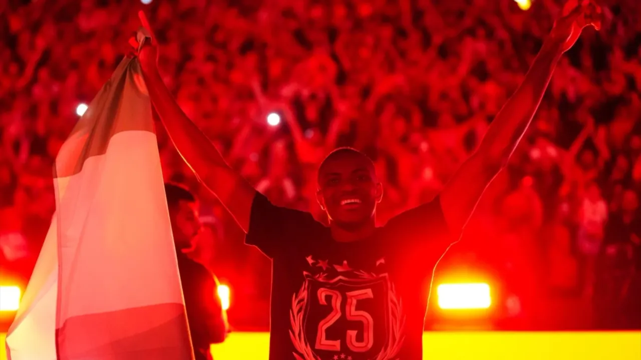 galatasaray hem 5 yildizla tarih yazdi hem kasasini doldurdu.webp