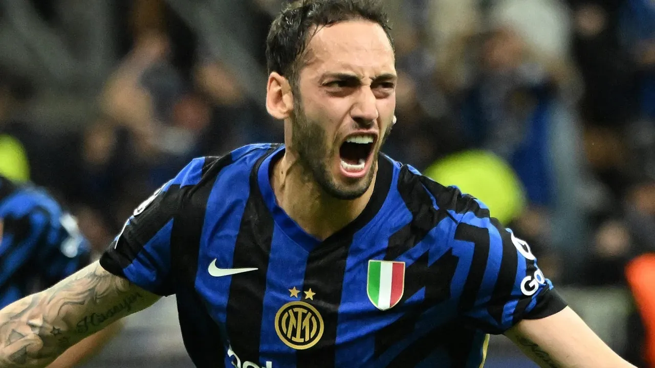 inter barcelonayi eledi hakan calhanoglundan tarihi katki.webp