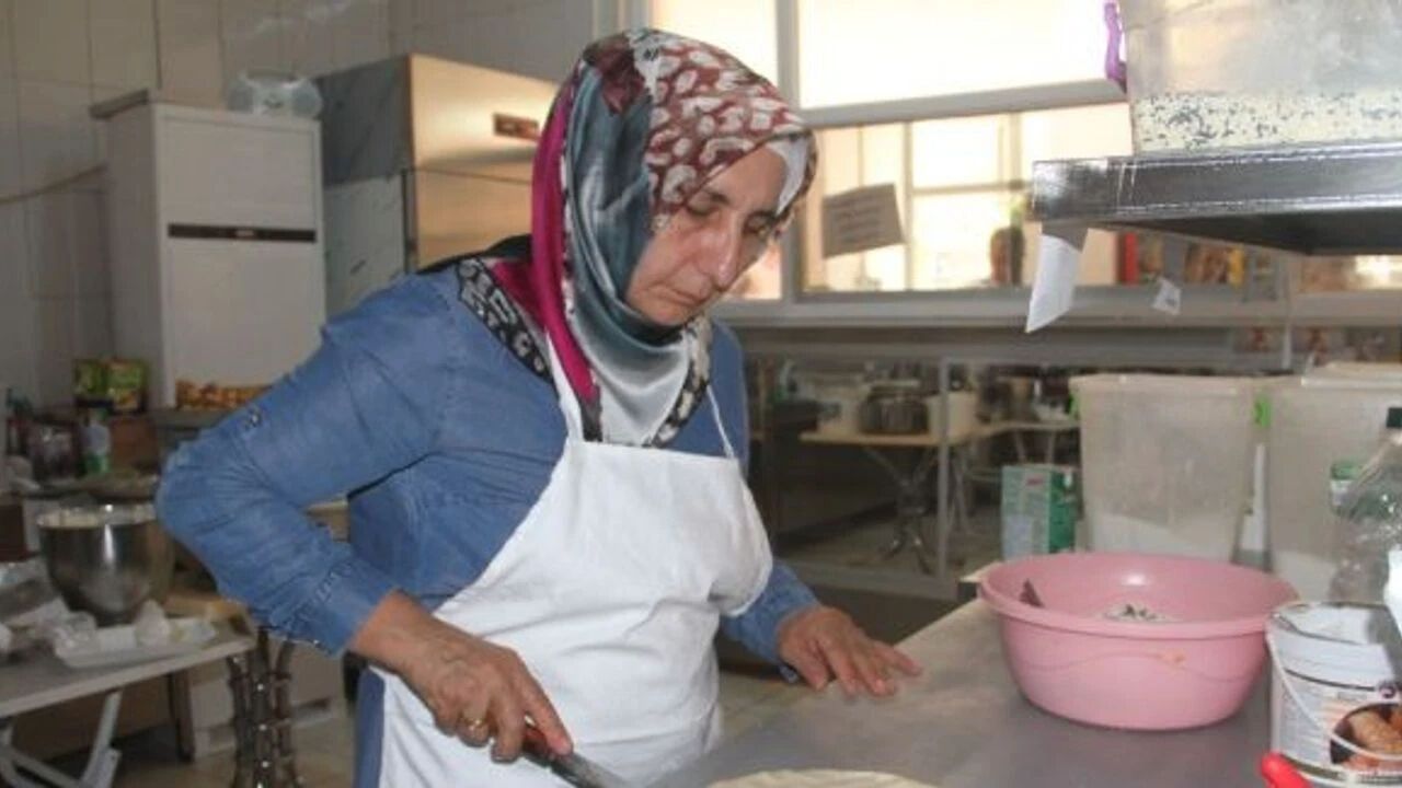 Emeklilikte Devrim! Ev Hanımlarına Müjde: Devlet Desteğiyle Erken Yaşta Emeklilik Kapısı Aralanıyor!