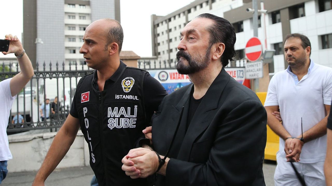 kadinlarin sevgisi kiskanildi dedi beraat etti adnan oktar davasinda surpriz karar 1.jpg