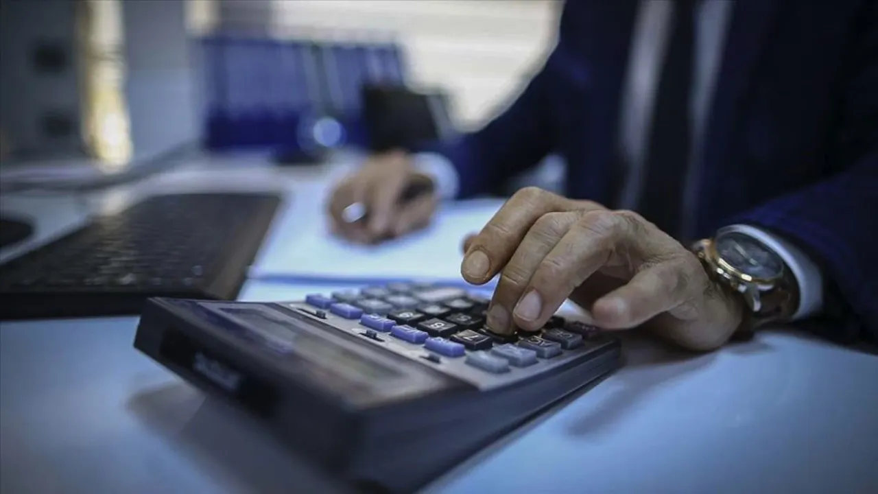 TÜRKİYE İŞ DÜNYASINDA ŞOK DALGASI! İŞÇİ KIYIMI MI BAŞLADI?