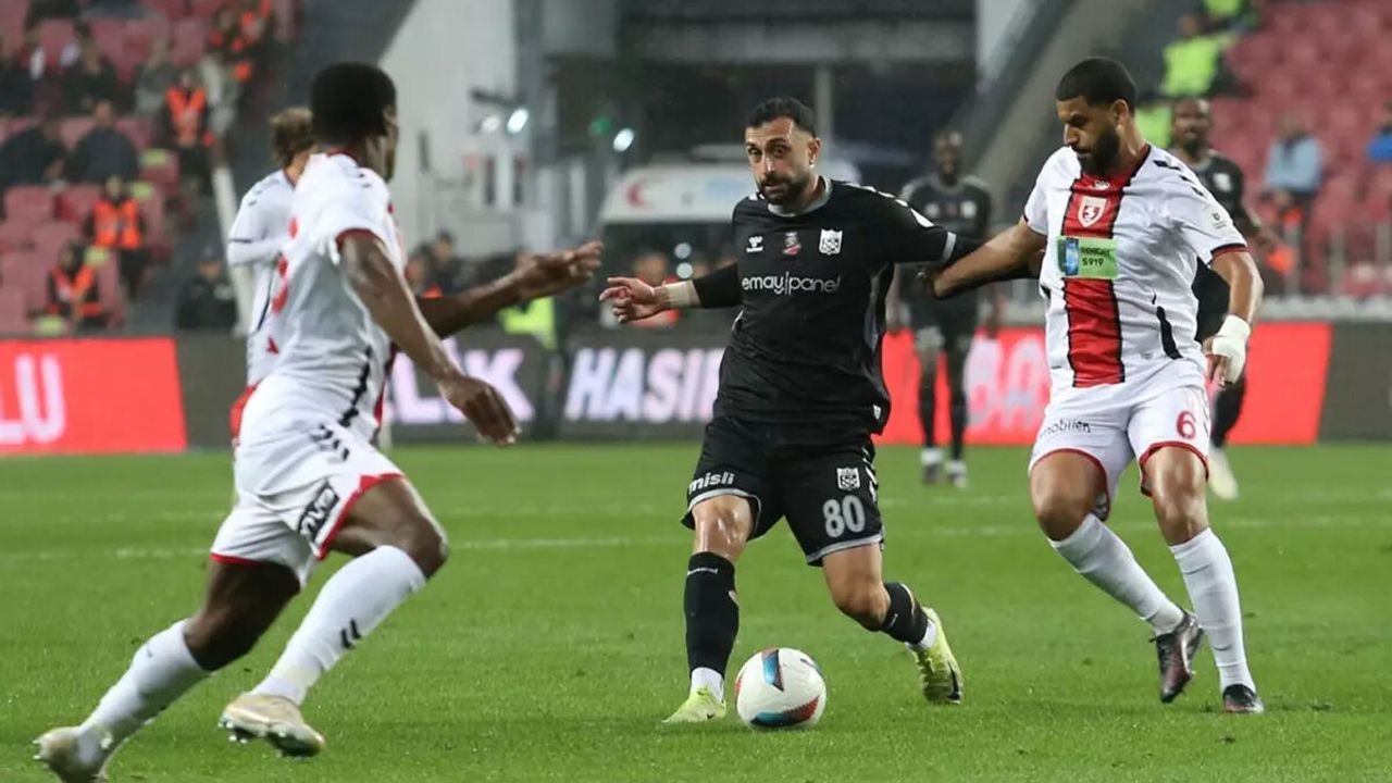 sivasspor super lige veda etti kume dusen ucuncu takim oldu.jpg
