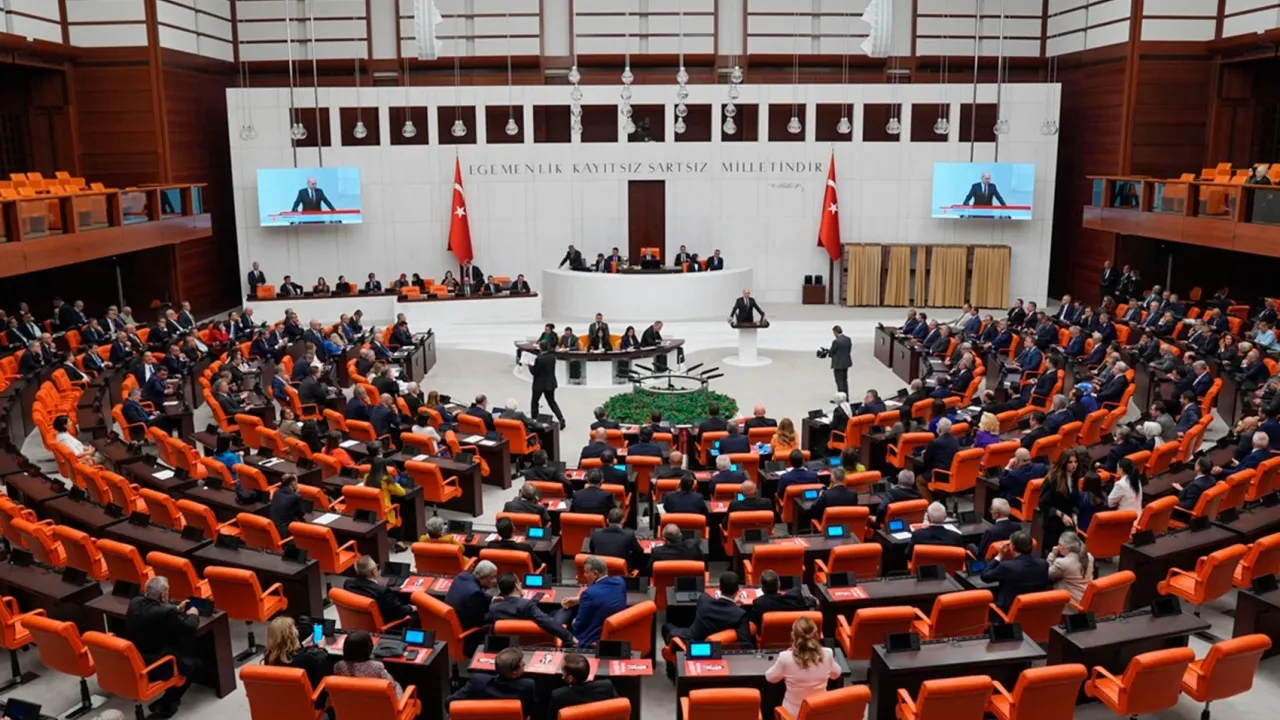 Adalet Terazisi Sarsılıyor: 10. Yargı Paketiyle Neler Değişiyor?