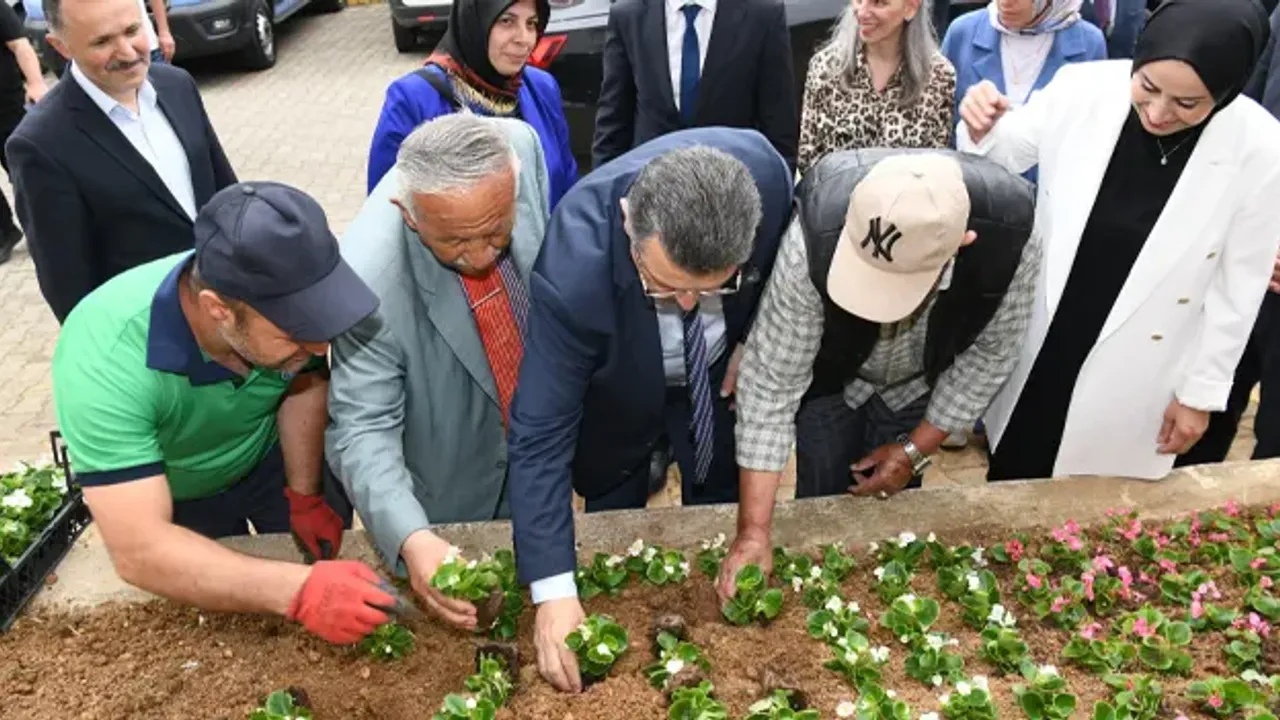 Trabzon Başkanı’ndan Duygulandıran Hamle: Babaları Ağlattı!