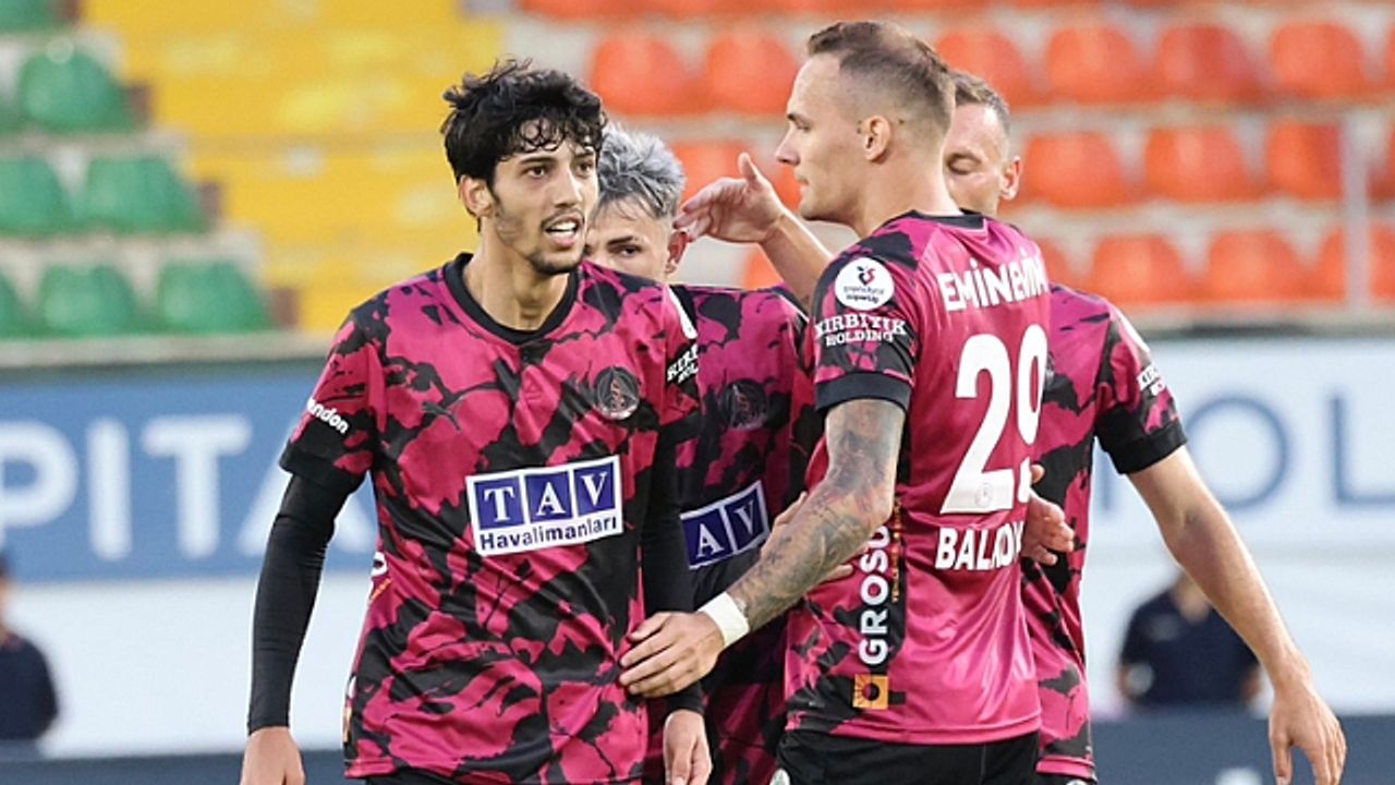 alanyaspor 2 golle sezonu kapatti adana demirspor super lige puanla veda etti.jpg