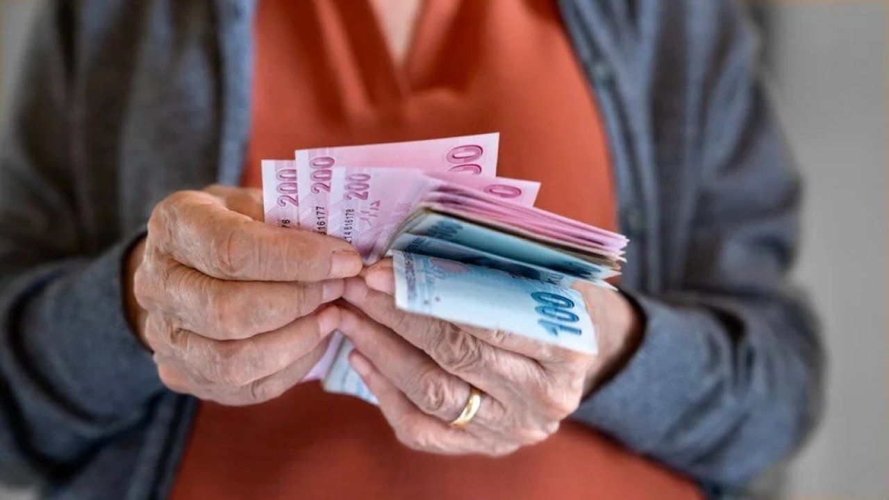 En düşük emekli maaşı artacak mı? AK Parti’den dikkat çeken açıklama