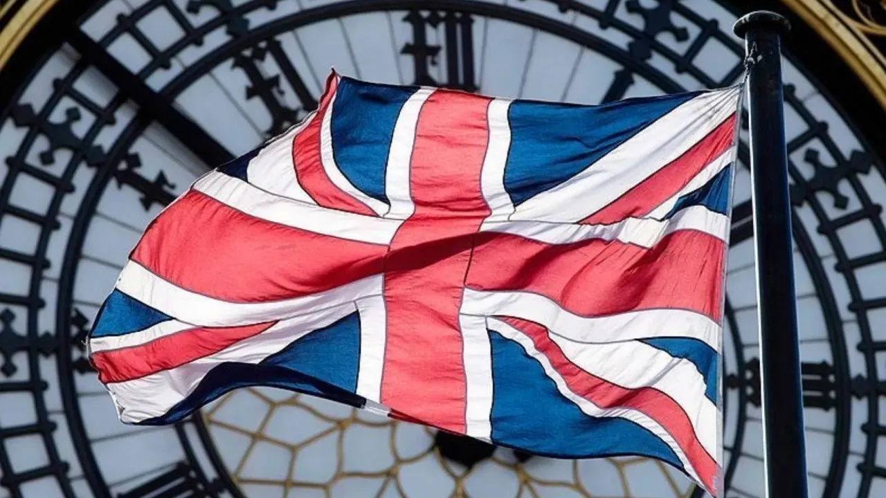 ingilterede dev bankalara ek vergi cagrisi kar ettiysen halka katki sagla.webp