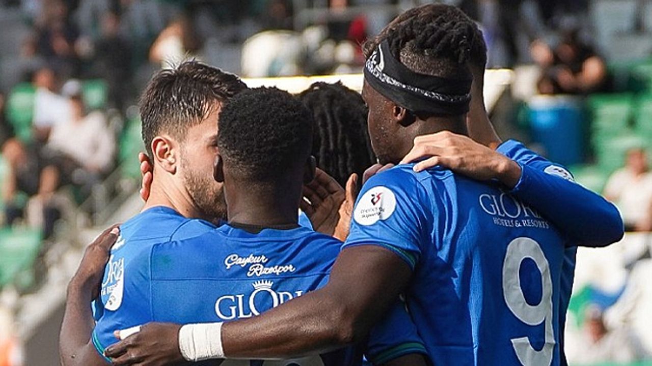 Rizespor’dan Gol Show! Hatay Süper Lig’e Ağlayarak Veda!