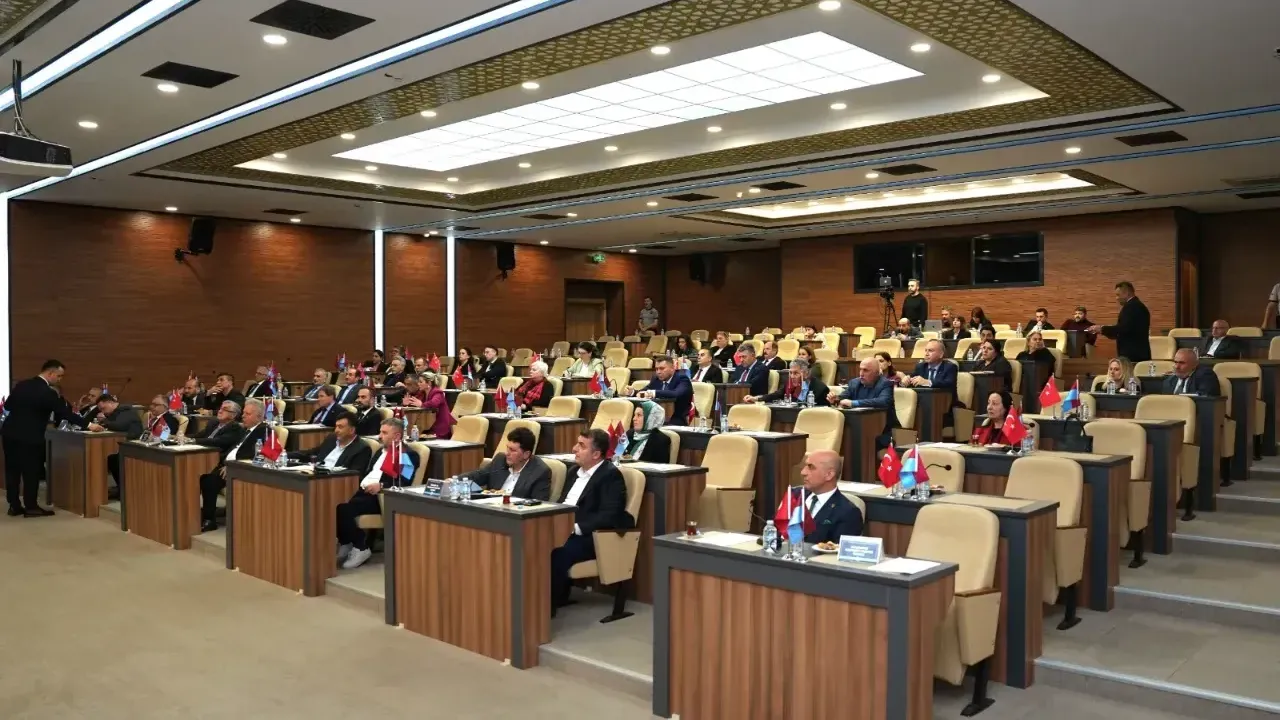 Ortahisar’da ŞOK! Meclis Bayram Öncesi Fişi Çekti!