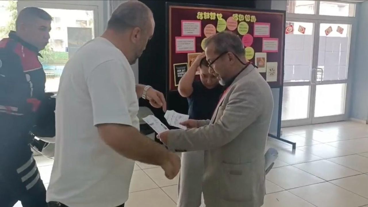 trabzonda sinava gec kalan ogrenciyi polisler yetistirdi.jpg