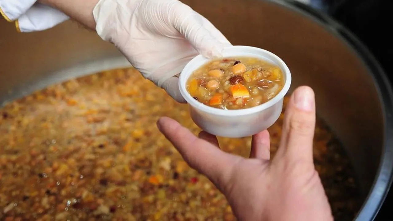 Aşure Kazanında Skandal! Trabzon’da Aşure Dağıtımında Neler Oldu?