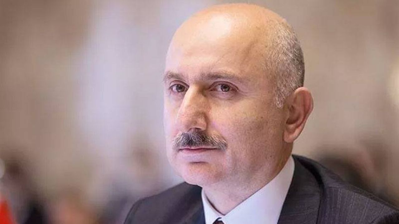 TRABZON’DA SİYASİ YILANLAR DANS EDİYOR! ÖZEL’DEN KARAİSMAİLOĞLU’NA ŞOK SUÇLAMA!