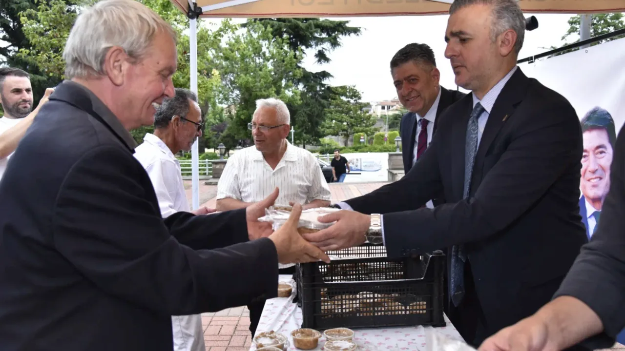 Aşure Kazanında Rekor Denemesi! Ortahisar’dan Şaşırtan Hamle!