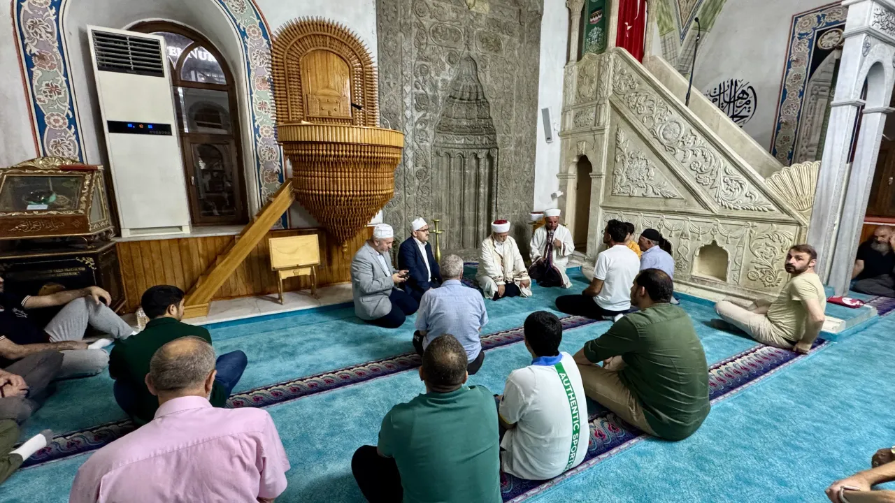 Trabzon’da Şehitler İçin Ağıt: Dualar Göğe Yükseldi, Yürekler Yandı!