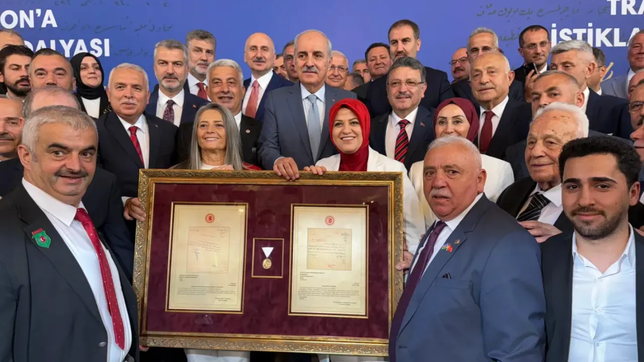 TRABZON’A TARİHİ MADALYA! MECLİS’TE DUYGUSAL ANLAR!