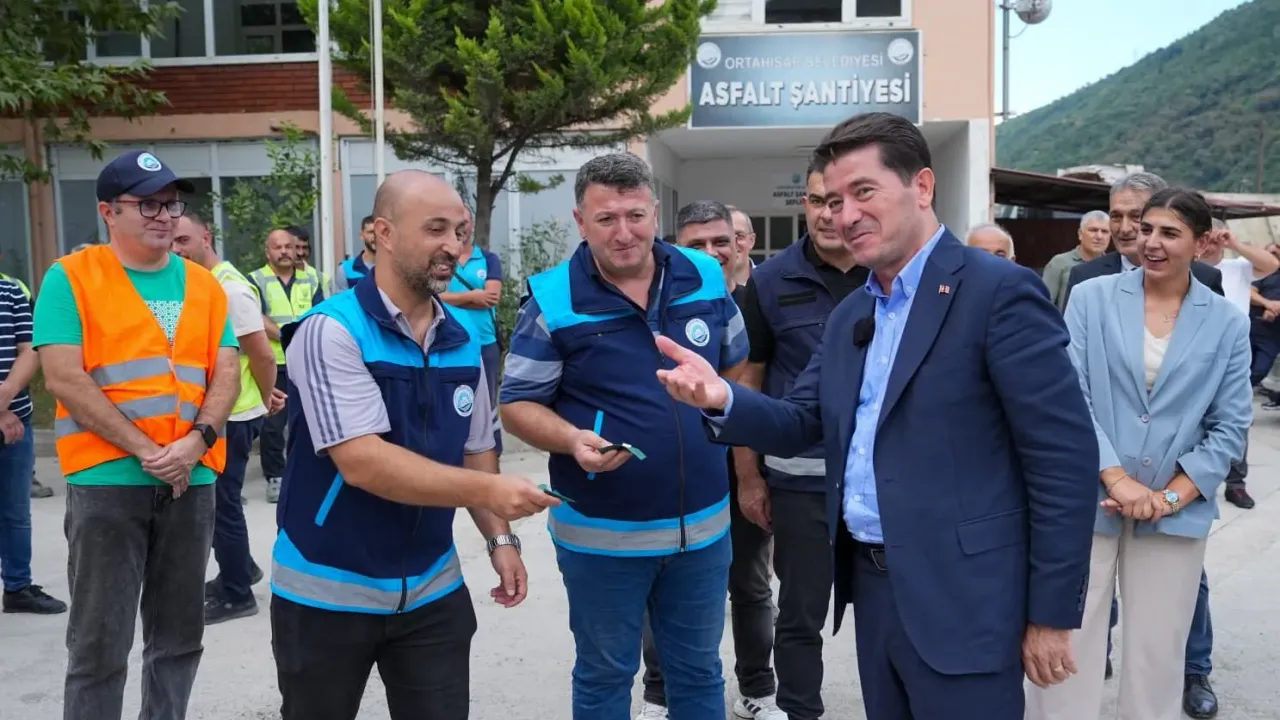 Ortahisar’da Şaşırtan Hamle! Hurda Araçlar Gitti, Lüks Makineler Geldi!
